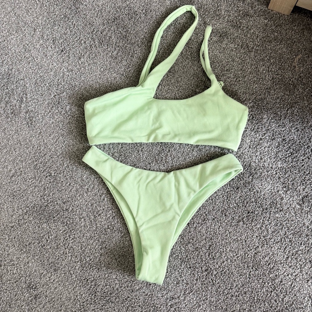 NEW NEVER WORN | Zaful Light Green Bikini Set